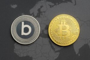 Beitragsbild zu Bitpanda vs. BTCDirect